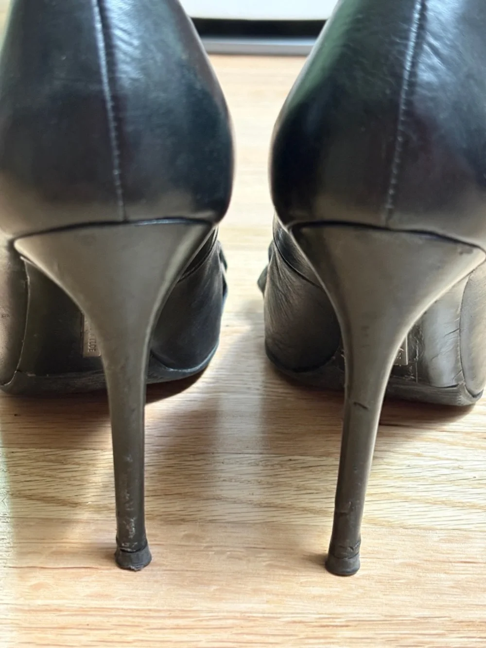 Thomas Wylde Maison black leather pumps - pointed toe and chunky chain detail.